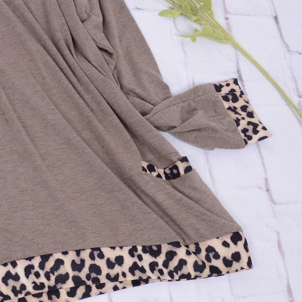 Chic Leopard Contrast Pocket Pullover