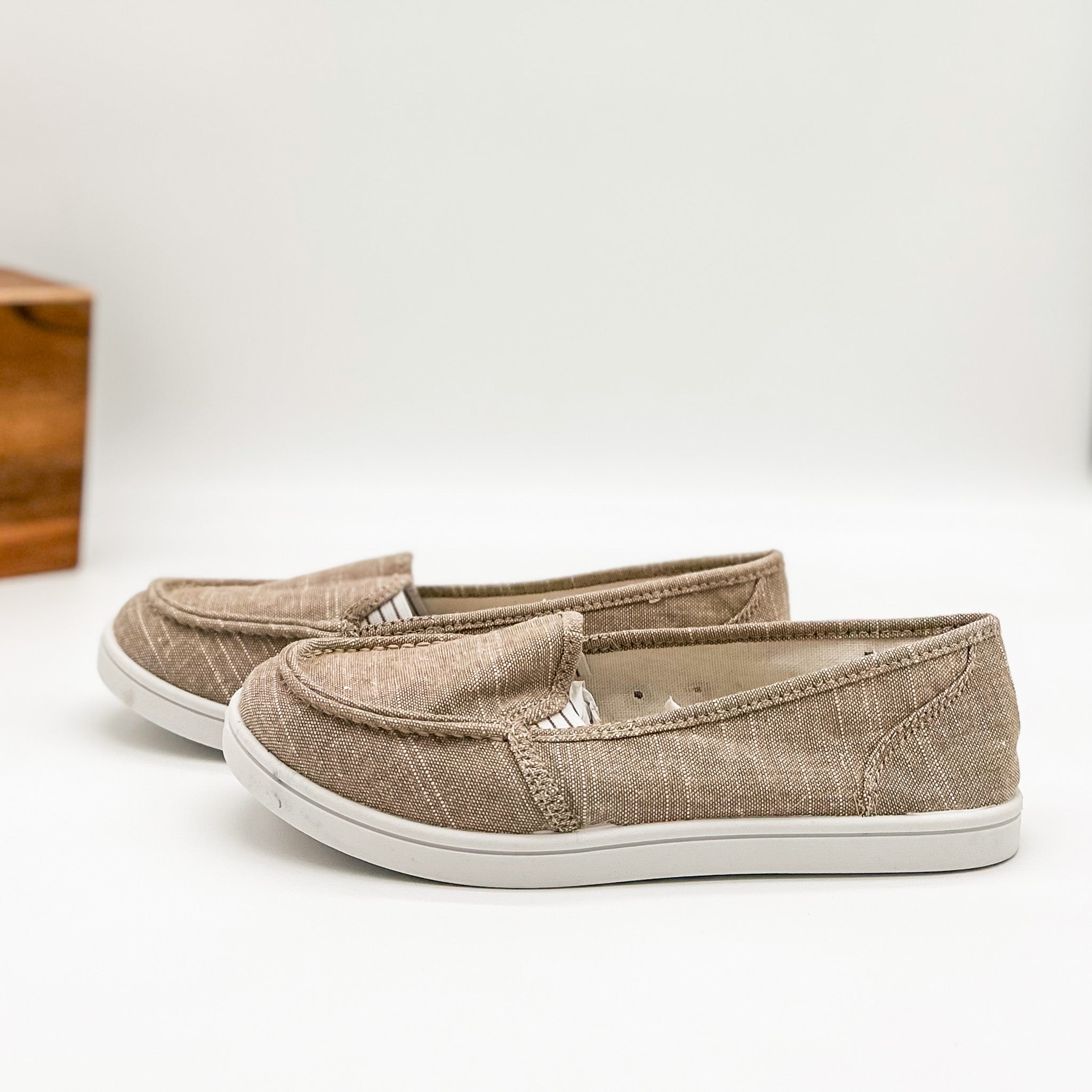 Mackerel Sneaker in Tan
